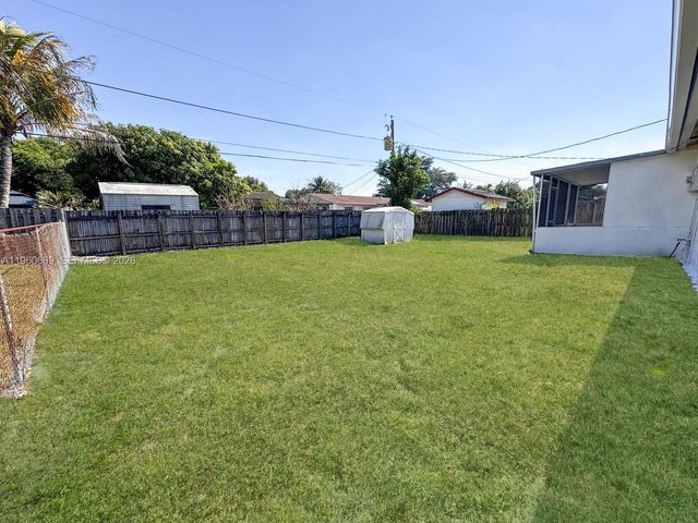 3041 N 74th Ave, Hollywood, FL 33024