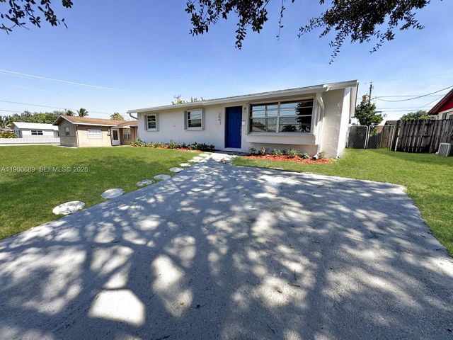 3041 N 74th Ave, Hollywood, FL 33024