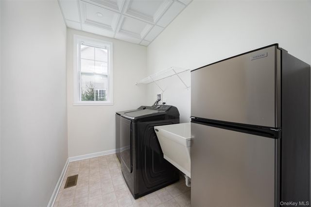 27 E Van Buren Way, Hopewell Junction, NY 12533
