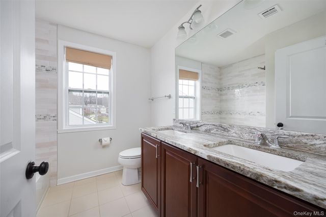 27 E Van Buren Way, Hopewell Junction, NY 12533
