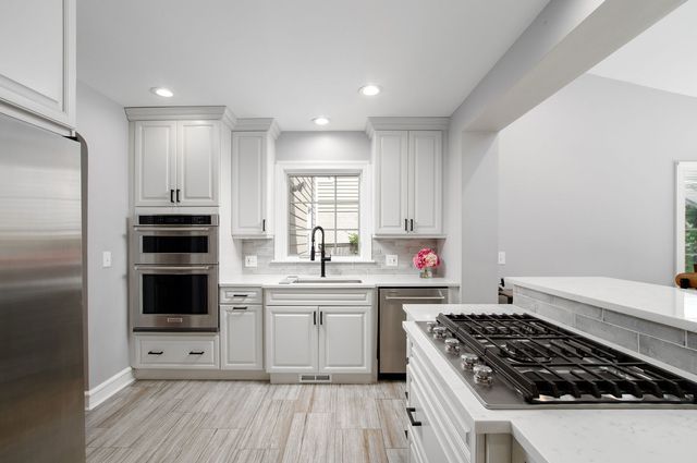 9445 Avers Avenue, Evanston, IL 60203