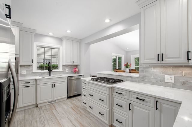 9445 Avers Avenue, Evanston, IL 60203