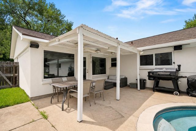 2309 Halbert Drive, Pearland, TX 77581