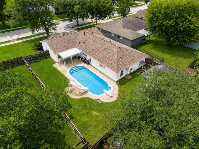2309 Halbert Drive, Pearland, TX 77581