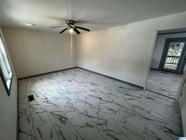 5811 15TH STREET E, Cottondale, AL 35453