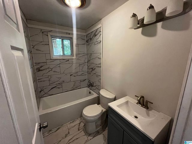 5811 15TH STREET E, Cottondale, AL 35453