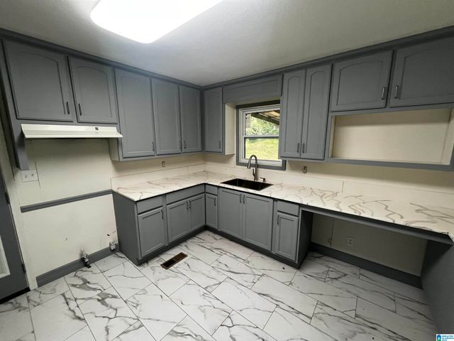 5811 15TH STREET E, Cottondale, AL 35453