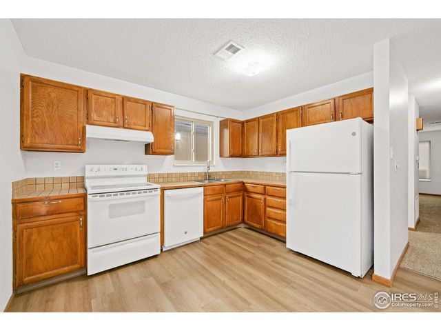 916 44th Ave Ct 25, Greeley, CO 80634