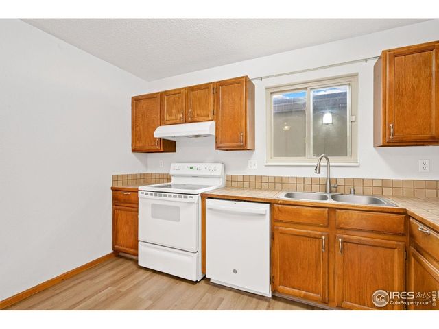 916 44th Ave Ct 25, Greeley, CO 80634
