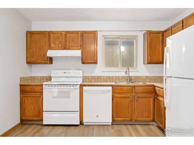916 44th Ave Ct 25, Greeley, CO 80634