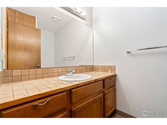 916 44th Ave Ct 25, Greeley, CO 80634