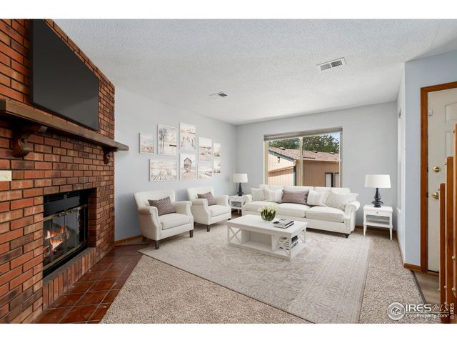 916 44th Ave Ct 25, Greeley, CO 80634