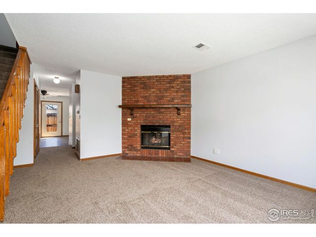 916 44th Ave Ct 25, Greeley, CO 80634