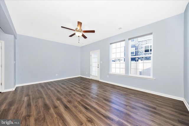203 CHARTERHOUSE ST, Falling Waters, WV 25419