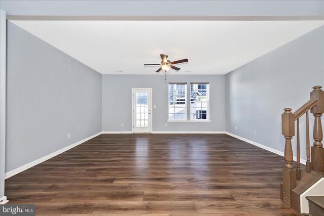 203 CHARTERHOUSE ST, Falling Waters, WV 25419