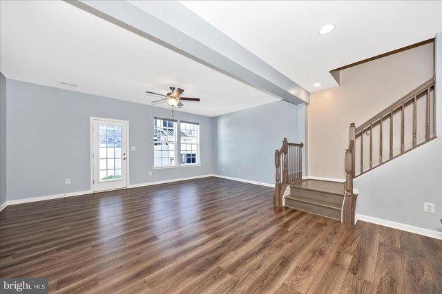 203 CHARTERHOUSE ST, Falling Waters, WV 25419