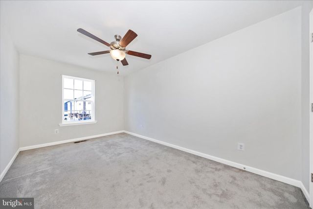 203 CHARTERHOUSE ST, Falling Waters, WV 25419