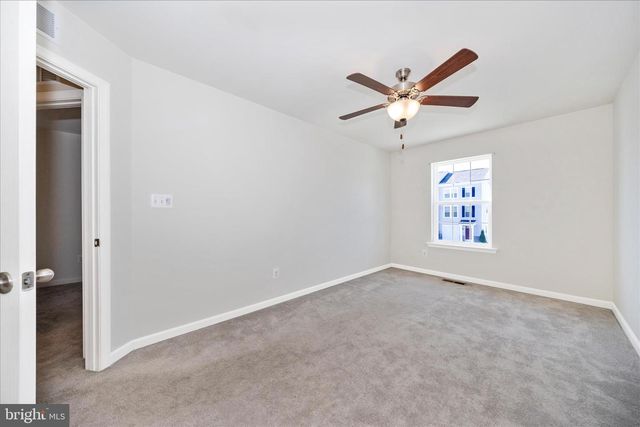 203 CHARTERHOUSE ST, Falling Waters, WV 25419