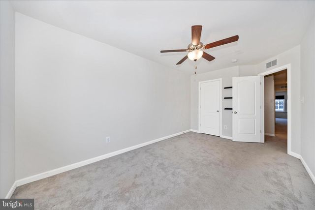203 CHARTERHOUSE ST, Falling Waters, WV 25419