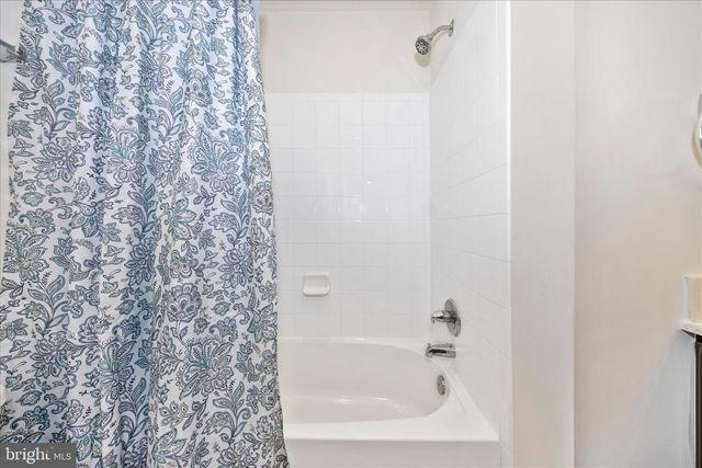 203 CHARTERHOUSE ST, Falling Waters, WV 25419