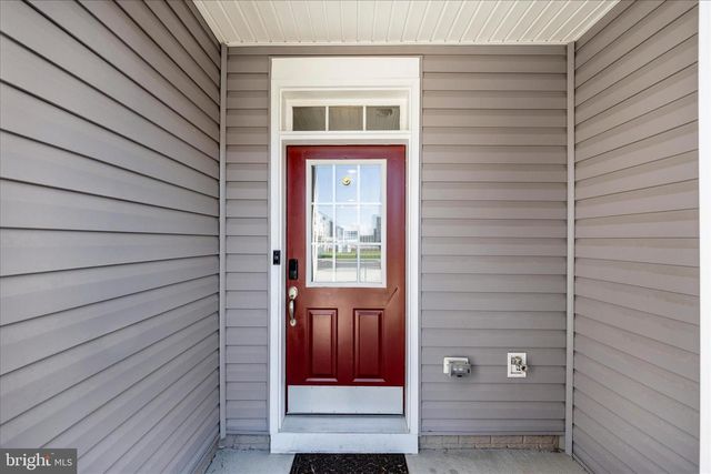 203 CHARTERHOUSE ST, Falling Waters, WV 25419