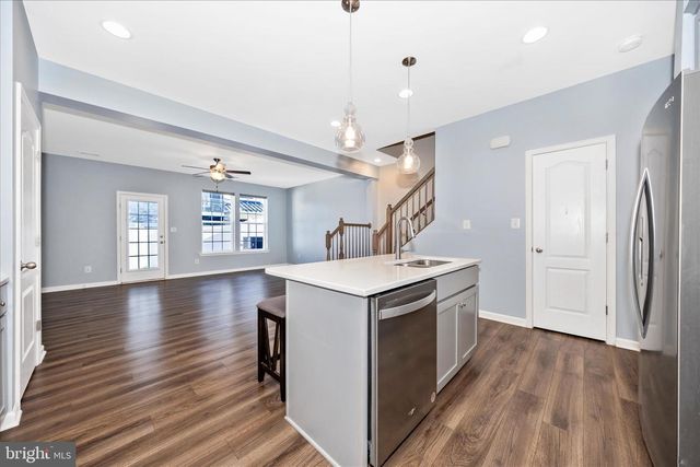 203 CHARTERHOUSE ST, Falling Waters, WV 25419