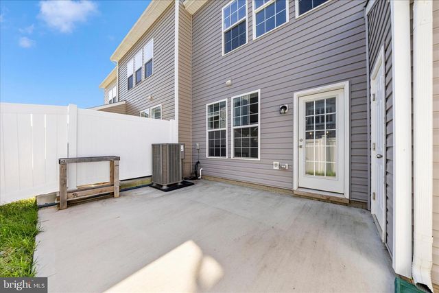 203 CHARTERHOUSE ST, Falling Waters, WV 25419