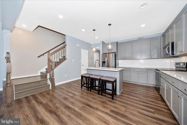 203 CHARTERHOUSE ST, Falling Waters, WV 25419
