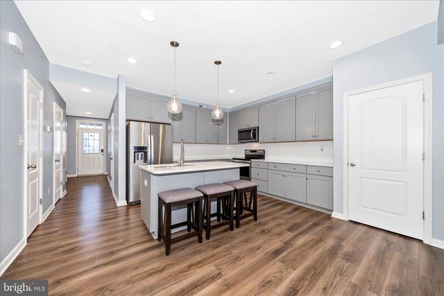 203 CHARTERHOUSE ST, Falling Waters, WV 25419
