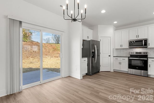 114 Indian Wells Court, Harmony, NC 28634