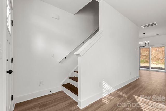 114 Indian Wells Court, Harmony, NC 28634