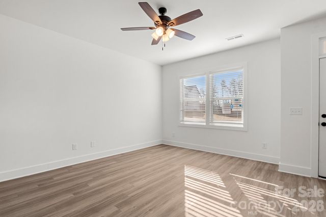 114 Indian Wells Court, Harmony, NC 28634