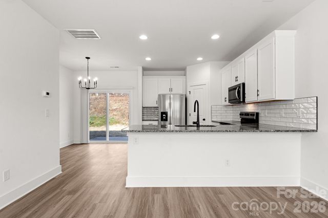 114 Indian Wells Court, Harmony, NC 28634