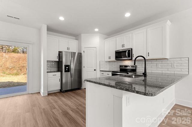 114 Indian Wells Court, Harmony, NC 28634