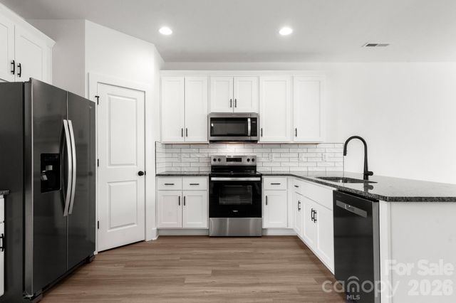 114 Indian Wells Court, Harmony, NC 28634