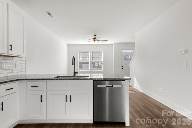 114 Indian Wells Court, Harmony, NC 28634