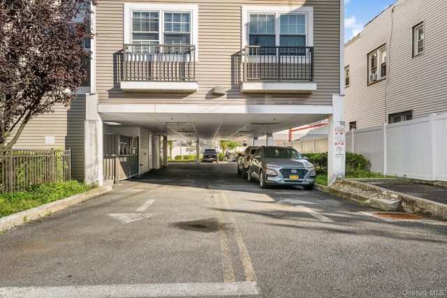 5 Minerva Place 2C, White Plains, NY 10601