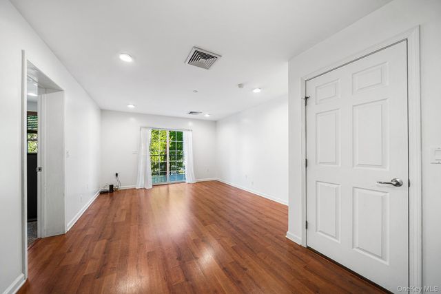 5 Minerva Place 2C, White Plains, NY 10601