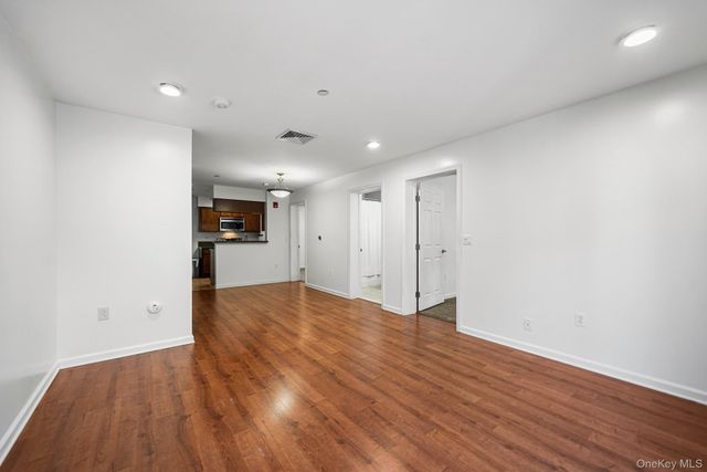 5 Minerva Place 2C, White Plains, NY 10601