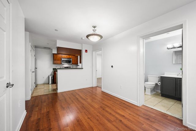 5 Minerva Place 2C, White Plains, NY 10601