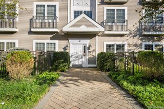5 Minerva Place 2C, White Plains, NY 10601