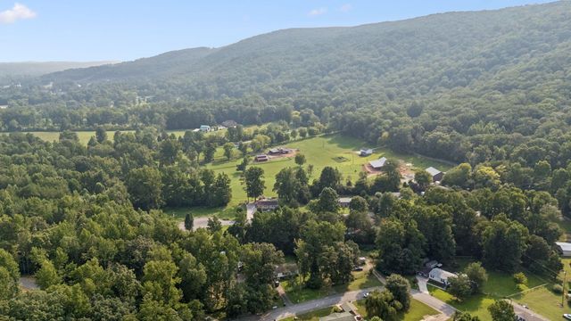 203 Northern Trails Drive, Soddy Daisy, TN 37379
