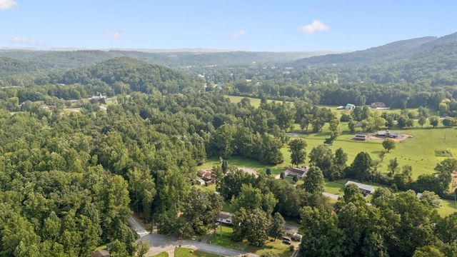 203 Northern Trails Drive, Soddy Daisy, TN 37379