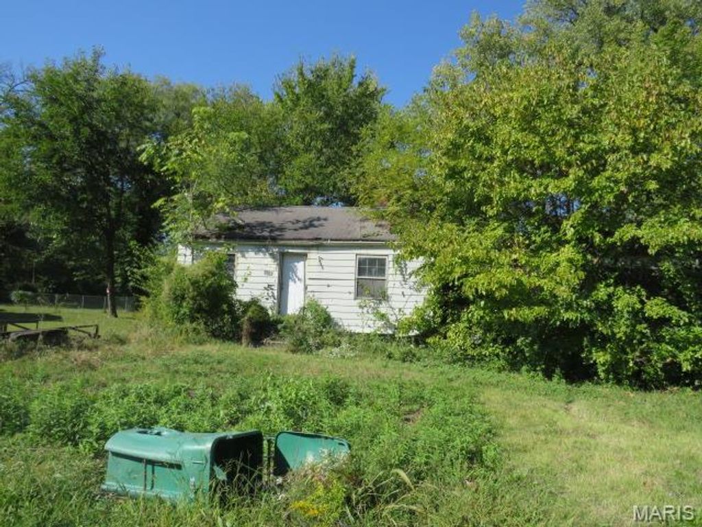 1633 N 50th Street, East St Louis, IL 62204