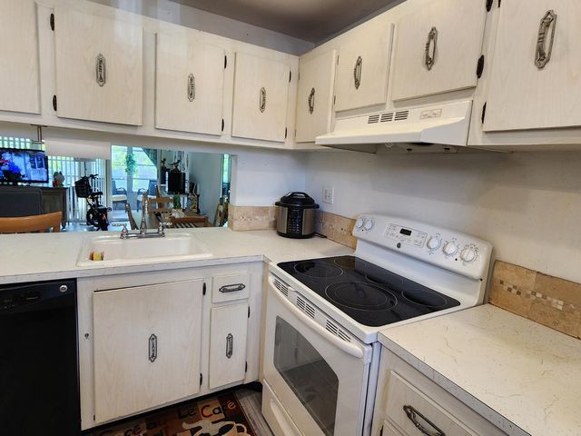 8842 W Mcnab Road 205, Tamarac, FL 33321