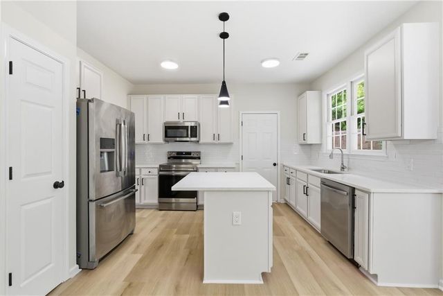 682 Mountain Oaks, Stone Mountain, GA 30087
