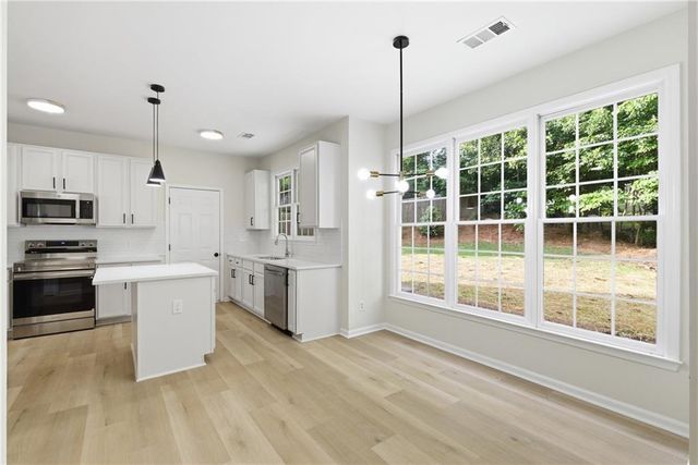 682 Mountain Oaks, Stone Mountain, GA 30087