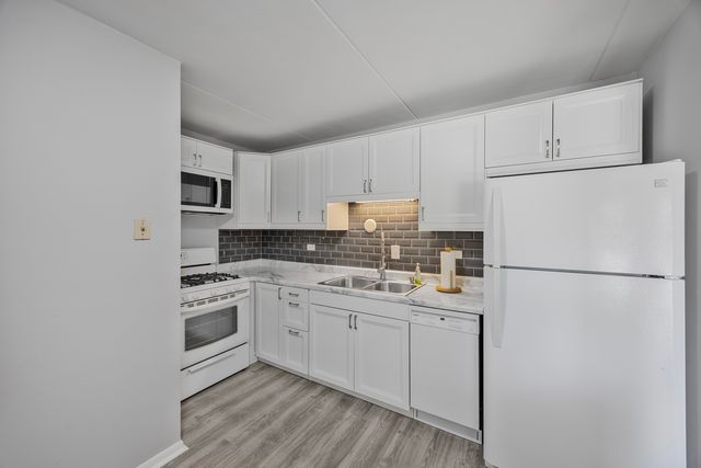 5343 Waterbury Court 2403, Crestwood, IL 60418