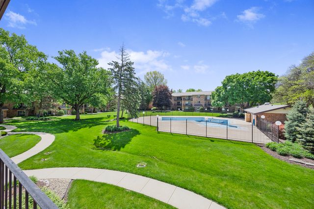 5343 Waterbury Court 2403, Crestwood, IL 60418