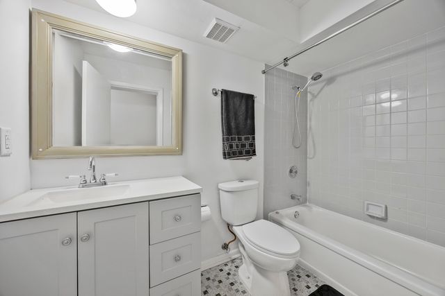 5343 Waterbury Court 2403, Crestwood, IL 60418